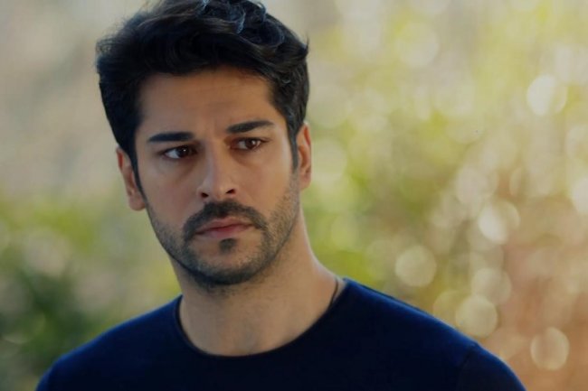 Burak Ozcivit podsetio fanove na seriju Kara Sevda (FOTO)