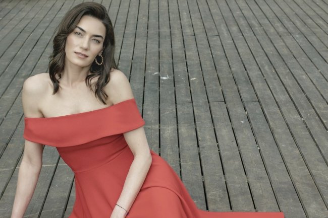 Hande Subasi se vraća novom TV serijom!