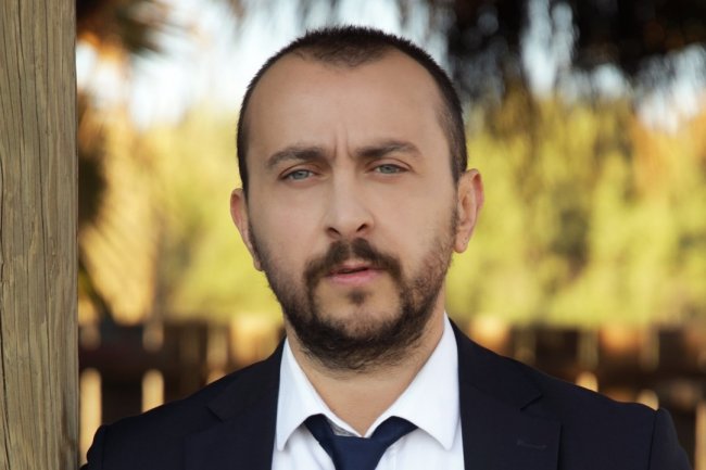Menadžer Alija Ataya demantovao da glumac napušta seriju Son Yaz!