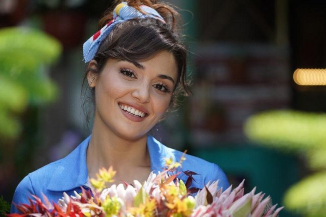 Hande Ercel i njena „TV kćerka“ za dan sakupile skoro tri miliona lajkova! (FOTO)