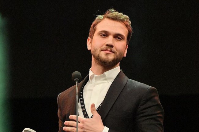 Aras Bulut Iynemli na meti tračeva