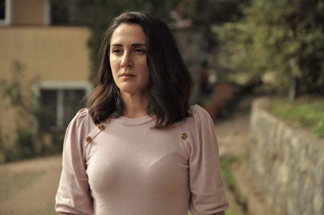 Boncuk Yilmaz u glavnoj ulozi uz Tubu Buyukustun u seriji Another self