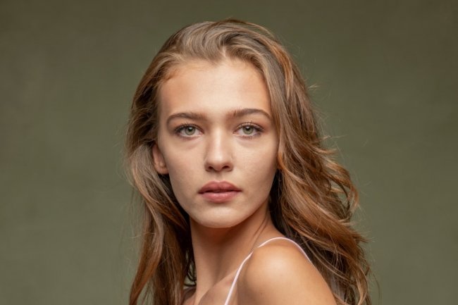 Mlada turska glumica na najgori mogući način ZLOSTAVLJANA od strane oca!