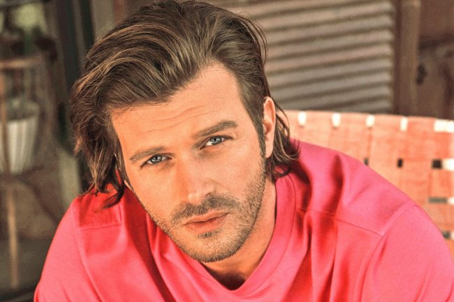 Kivanc Tatlitug u novom filmu Asiklar Bayrami / Dan zaljubljenih