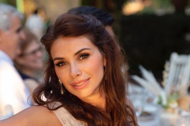 Begum Birgoren u seriji Uzak Sehrin Masali / Priča o dalekom gradu