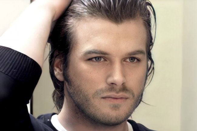 Glumac Kivanc Tatlitug uskoro na putu oko sveta!