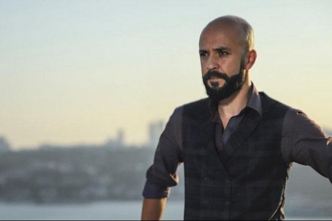 Sarp Akkaya u seriji Ayrilik / Razvod