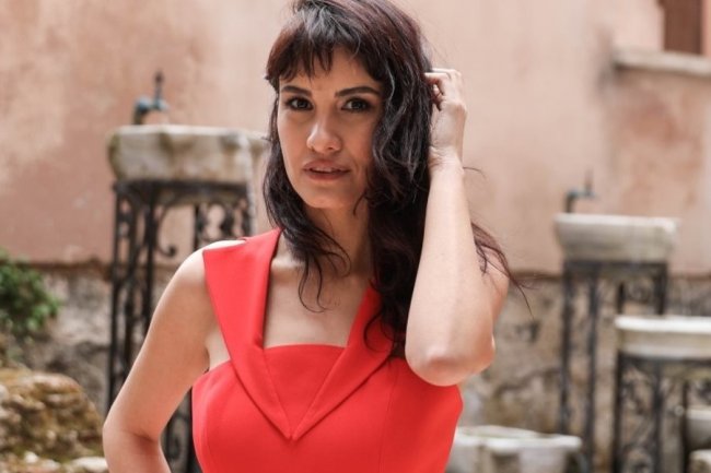 Gizem Erman Soysaldi u seriji Yalanci / Lažov
