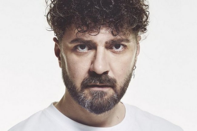 Sahin Irmak u seriji Yalanci / Lažov