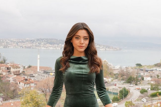 Sila Turkoglu sve popularnija na društvenim mrežama!