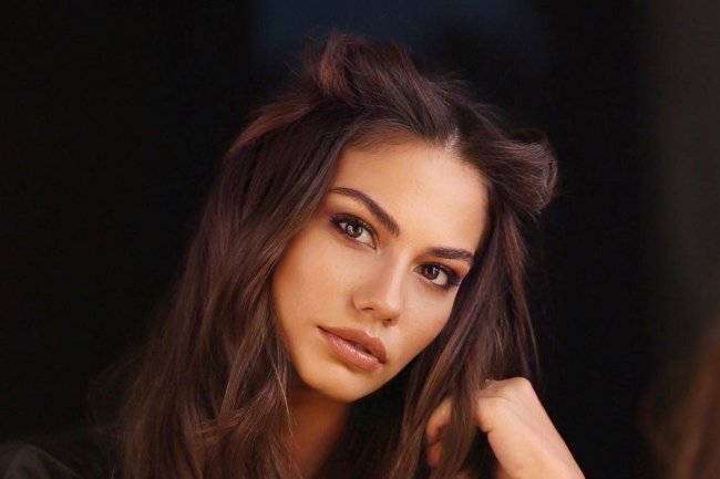 Demet Ozdemir u seriji Masumlar Apartmani?!