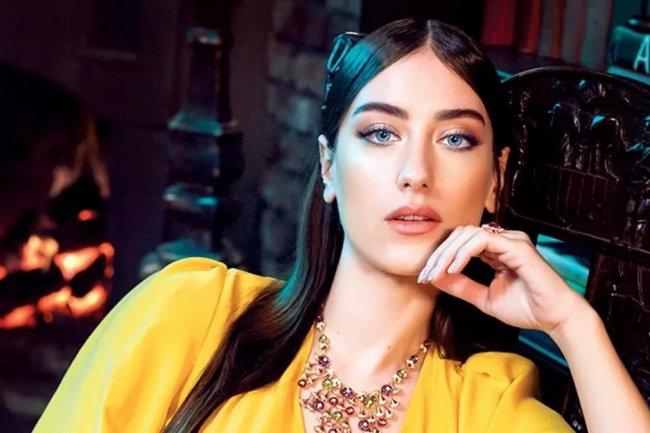 Hazal Kaya – naš raj gori!