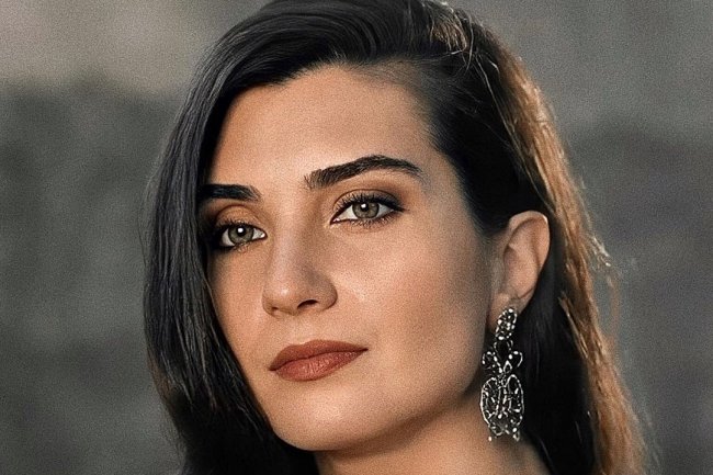 Tuba Buyukustun u ruskoj reklami