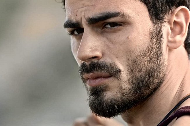Erdem Kaynarca u seriji Ada Masali / Ostrvska bajka