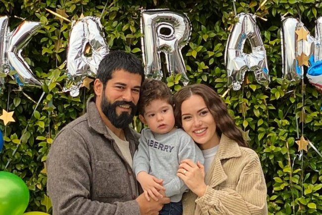 Burak Ozcivit i Fahriye Evcen angažovali dadilju-učiteljicu za malog Karana