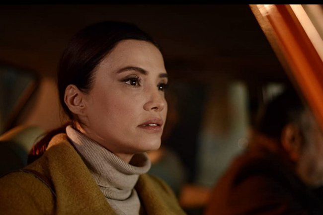 Nehir Erdogan uz Erkana Petekkayu u TV seriji Suclu / Kriv