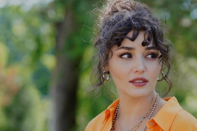 Nasmejana Hande Ercel za dan sakupila preko 2.5 miliona lajkova (FOTO)