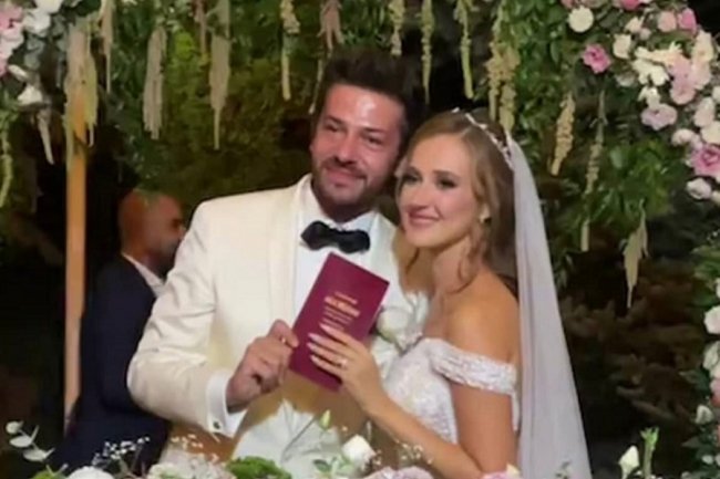 Glumci iz serije Hercai se venčali!