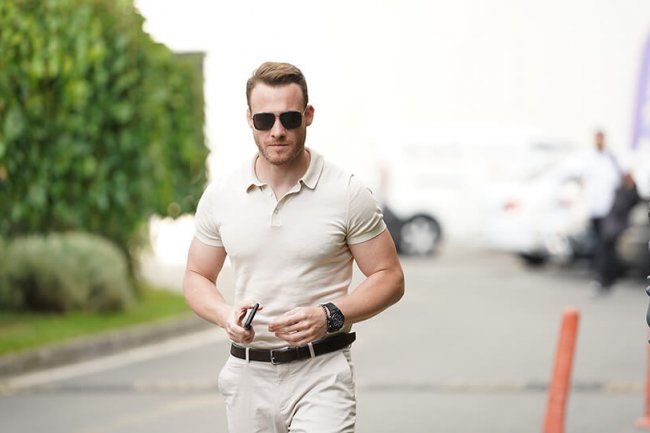 Kerem Bursin putuje u Španiju
