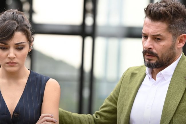 Anil Ilter - Engin iz Sen Cal Kapimi u seriji Mahkum / Zatvorenik