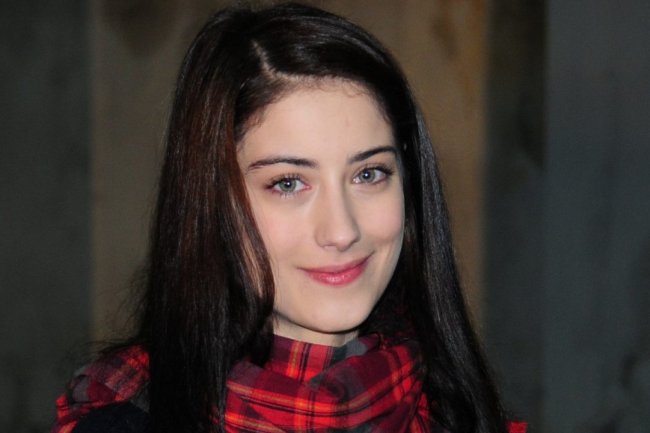 Hazal Kaya - Volim da jedem hranu koja mnogo goji a ne bih smela!