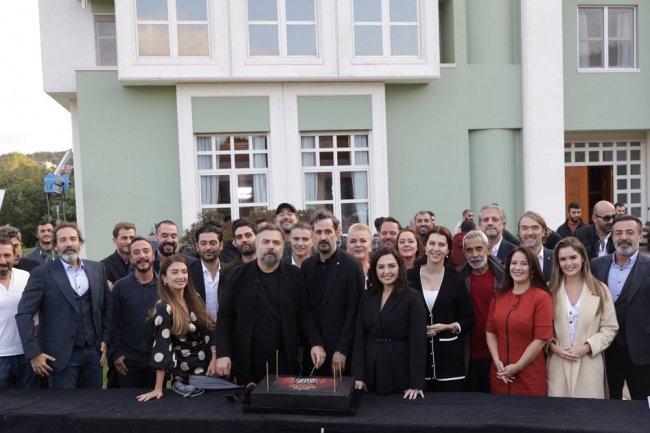 Proslava na setu serije Eskiya Dunyaya Hukumdar Olmaz