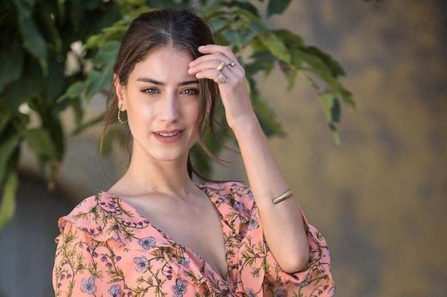 Hazal Kaya u tri projekta!