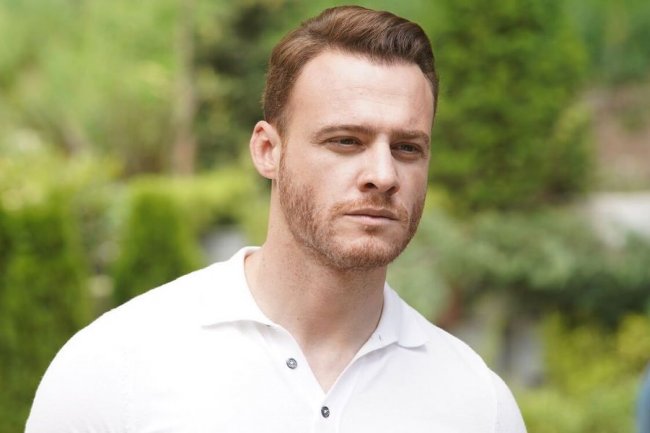 Kerem Bursin u pink varijanti - dame kažu može! (FOTO)