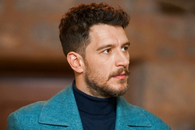 Uraz Kaygilaroglu demantovao navode o sukobu na setu serije Uc Kurus / Tri novčića