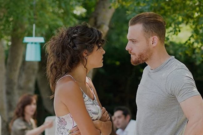 Otkriveno da li su Hande Ercel i Kerem Bursin raskinuli!