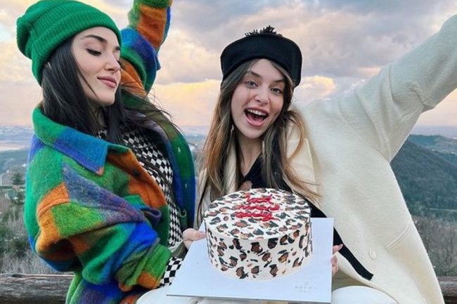Hande Ercel vratila osmeh na lice (FOTO)