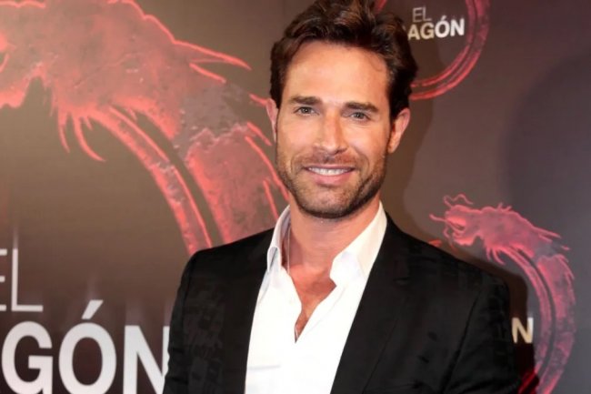 Latino zavodnik i popularni glumac Sebastian Rulli se slikao potpuno go! (FOTO)