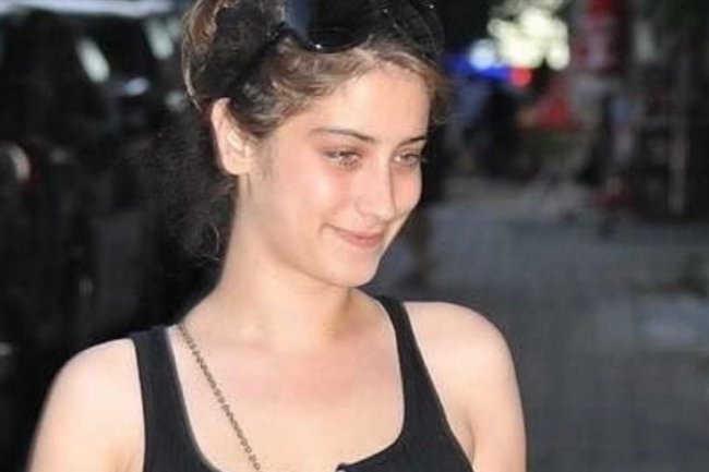 Hazal Kaya ponovo javno kritikuje!