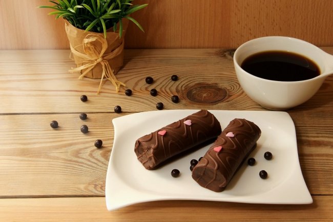 Čokoladni rolat sa nes kafom