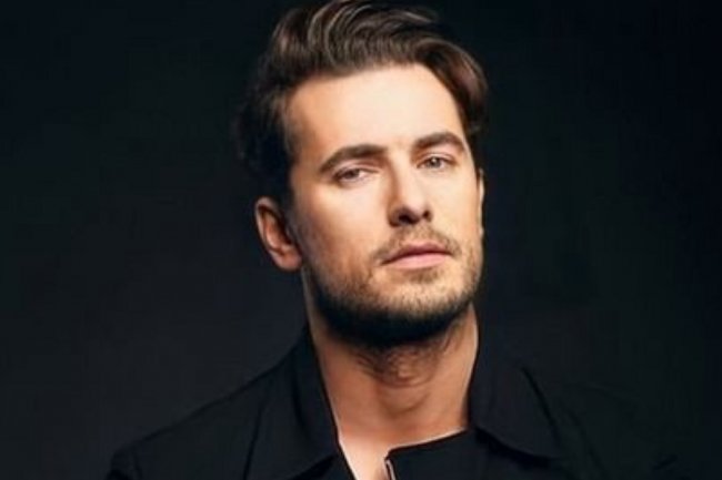 Hakan Dinckol kao Mustafa Kemal Ataturk u seriji Midnight at the Pera Palace