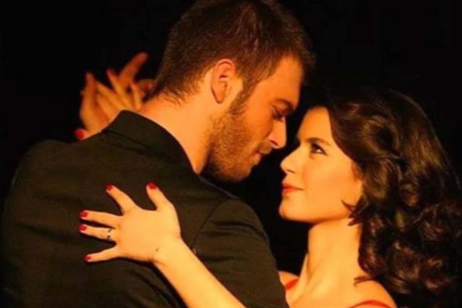 Kivanc Tatlitug i Beren Saat nakon 14 godina ponovo glumački par!