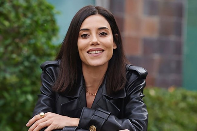 Cansu Dere potpisala ugovor za novu seriju!