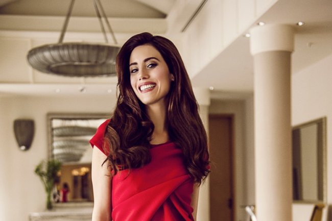 Poznato da li će Cansu Dere glumiti u novoj seriji Siyaha Bulasan Kadinlar!