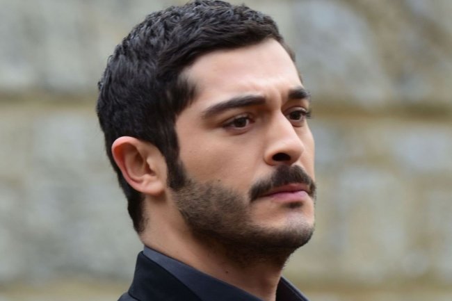 Burak Deniz u vezi sa koleginicom?!