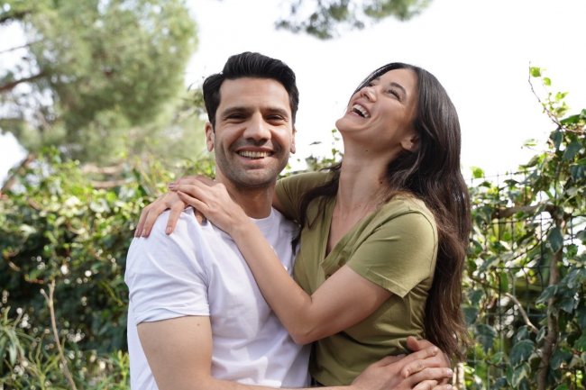 Pinar Deniz i Kaan Urgancioglu - emotikon srca koja je otvorio mnoga pitanja!