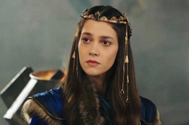 Ecem Sena Bayir o seriji Destan / Legenda