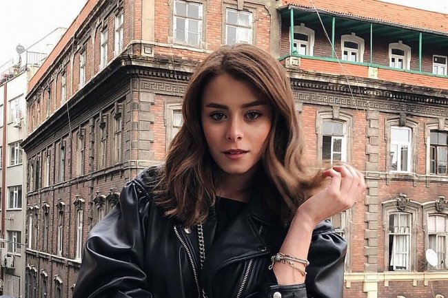Ilayda Alisan - Kada sam zaljubljena mogu sve!