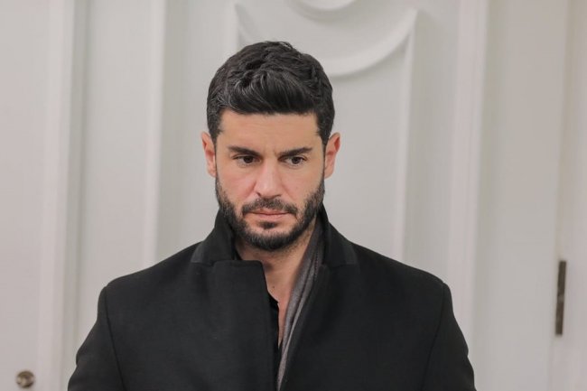 Berk Oktay kao Firat u ambiocioznoj seriji Bir Kucuk Gun Isigi / Malo dnevnog svetla