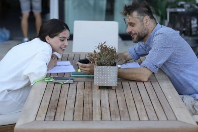 Cemre Baysel se emotivno oprostila od važnog člana serije Senden Daha Guzel