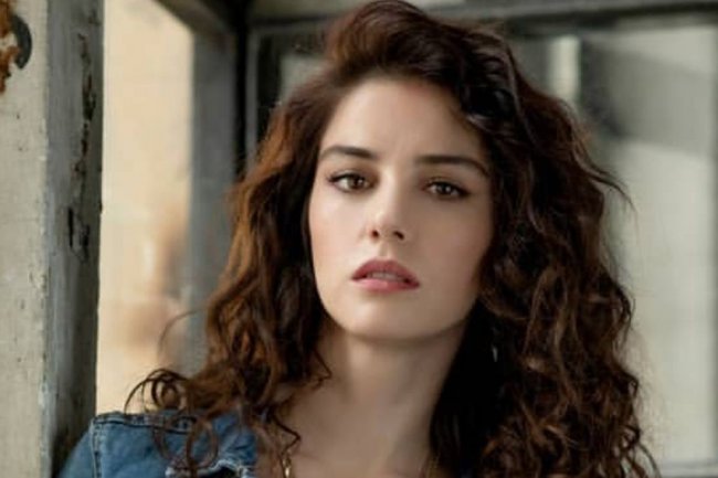 Ozge Gurel glavna glumica nove TV serije Sipahi