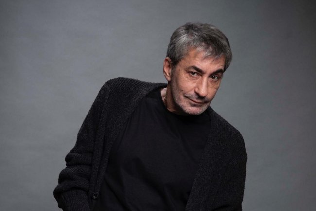 Erkan Petekkaya je sjajan u seriji O Kiz / Ta devojka!