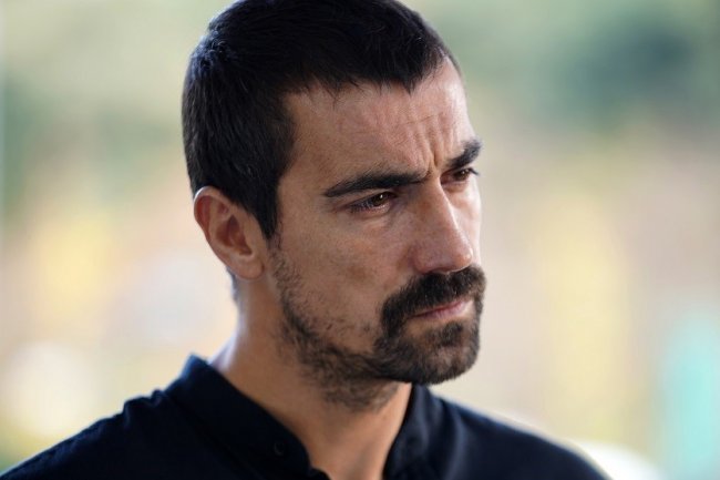 Odložena serija Aile | Porodica