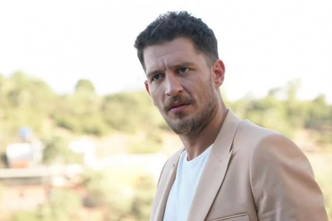 Uraz Kaygilaroglu nakon što je nosio suknju naneo lak za nokte! (FOTO)