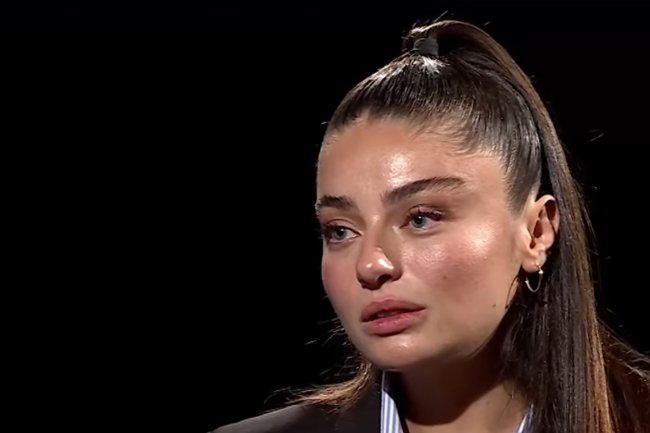 Ayca Aysin Turan u suzama priznala da pati iznutra (VIDEO)