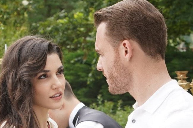 Hande Ercel otkrila da li se pomirila sa Keremom Bursinom!